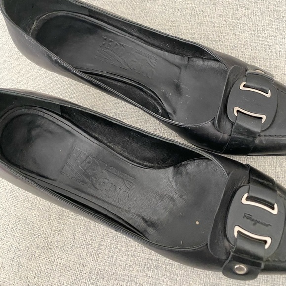 Salvatore Ferragamo Black Leather Vintage Pointy Kitten Heels Size 7 - Picture 4 of 8